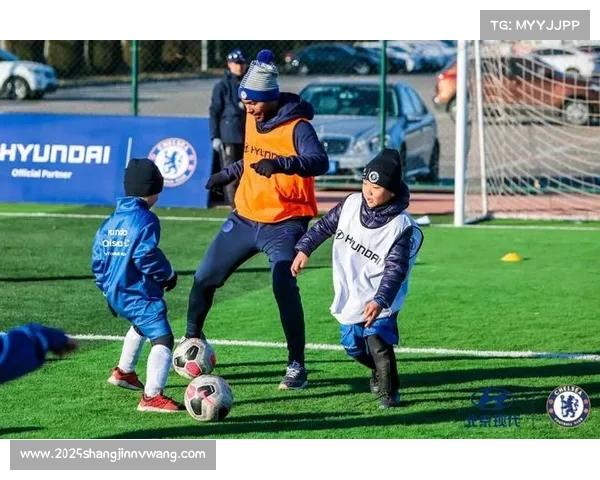 英超足球公益项目走进校园激发青少年运动热情助力健康成长